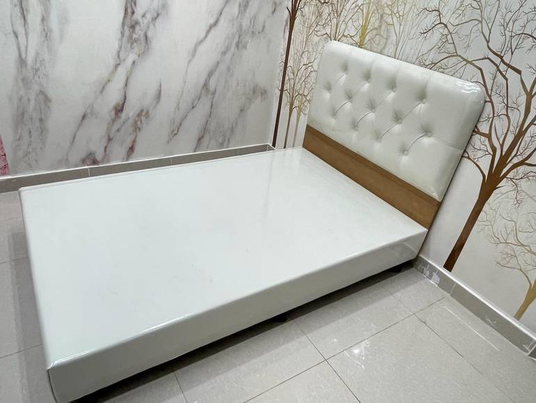 سرير  نفر ونص مقاس 120*190 خشب متعدد الالوان 
