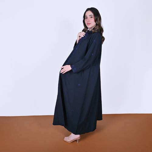 عباية لف بلون الكحلي بتطريز انيق على كامل العباية
