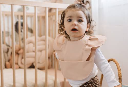 Snuggle Bib Waterproof - Nude 