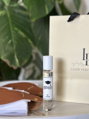 عطر مسك حجم صغير 