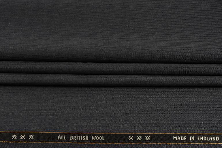 قماش انجليزي صوف 100% من شركة DORMEUIL مقلم باللون الرصاصي