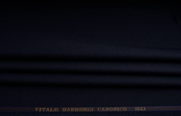 صوف إيطالي ١٠٠٪ من شركة S 110 VITALE BARBERIS Bird Eye باللون الكحلي الغامق  