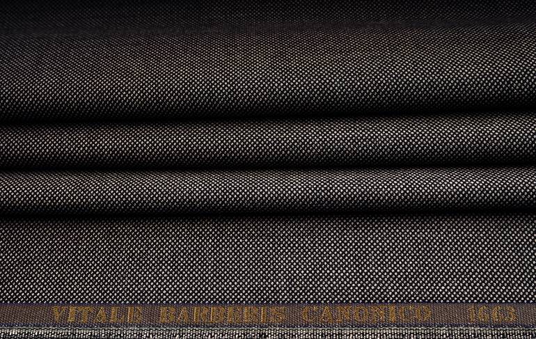 صوف إيطالي ١٠٠٪ من شركة S 110 VITALE BARBERIS Bird Eye باللون الرصاصي   