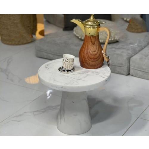 طاولة جانبية 