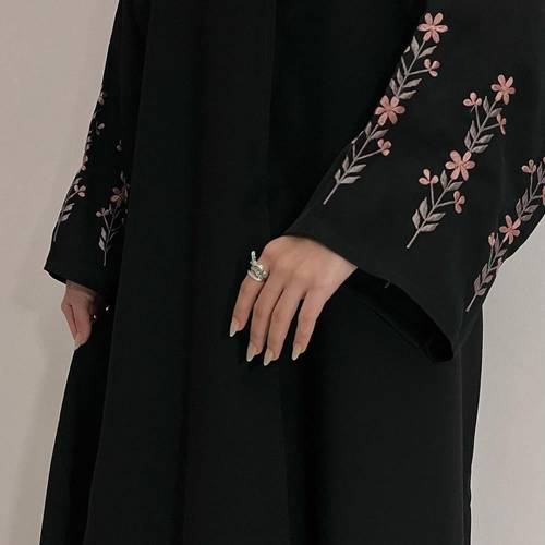 عباية تطريز 