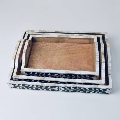 Trays set of natural wood and shells