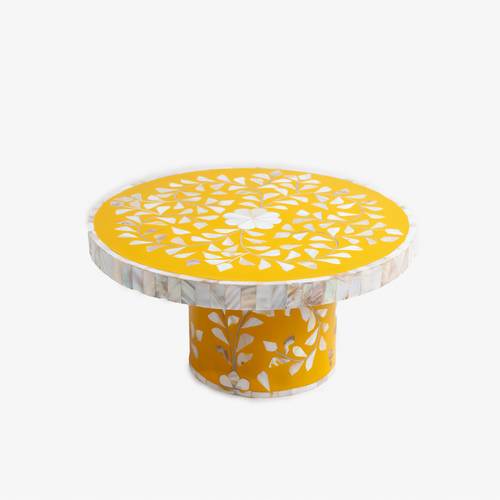  Yellow cake stand made of mother of pearl