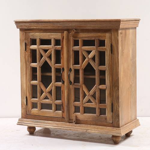 Wooden chest - light brown 
