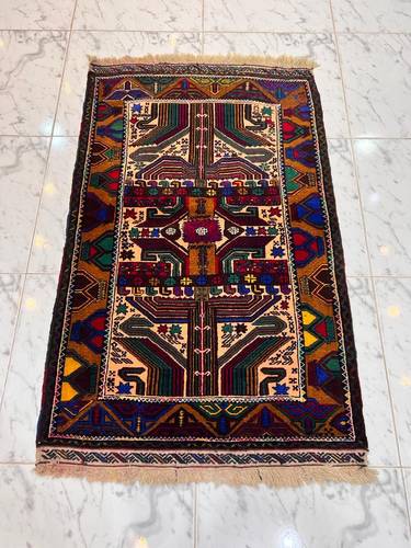 Patterned wool carpet