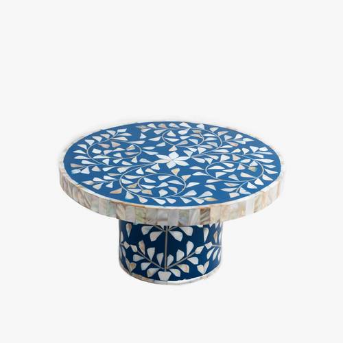 Blue cake stand made of mother of pearl