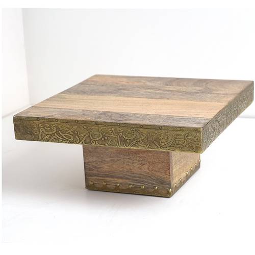 wooden cake stand