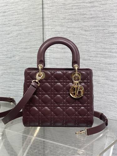 حقيبة ليدي ديور  Mini Lady Dior Bag (marron)
