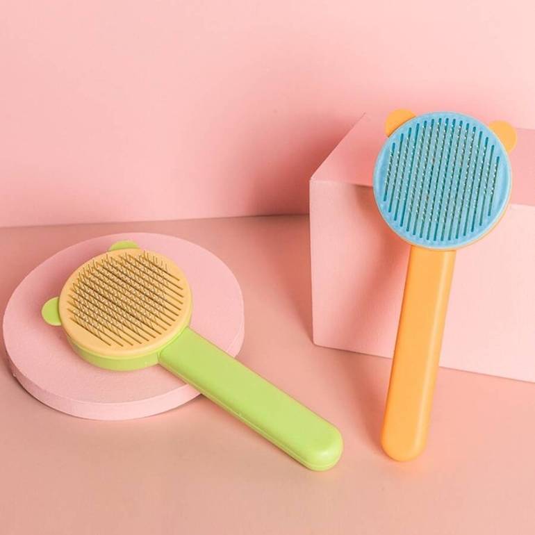 Comb With Button to Clean The Comb for Pets - Orange