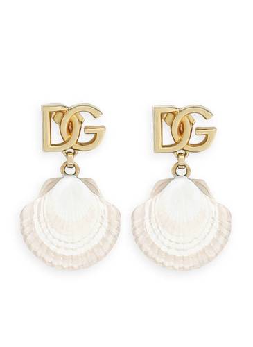 أقراط متدلية بتصميم صدف من Dolce & Gabbana 