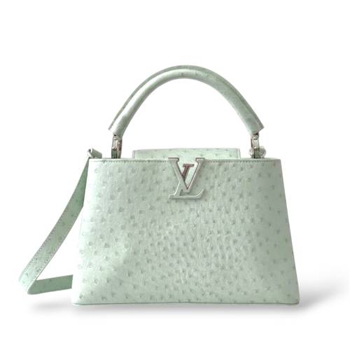 حقيبة لويس فيتون كابوسينز (Louis Vuitton Capucines)