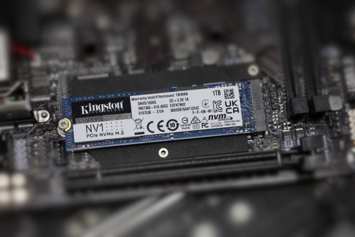 هاردسك Kingston NV1 PCIe NVMe M.2 2280 Internal SSD,500 GB Capacity, Multicolor