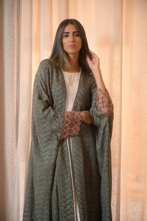 Dark printed linen bisht abaya