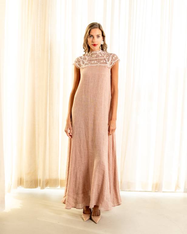 Dress with high neck lace