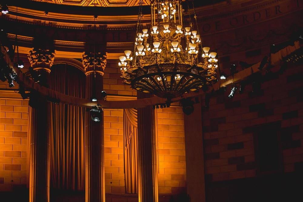 نجفة مودرن LED بتصميم هندسي​