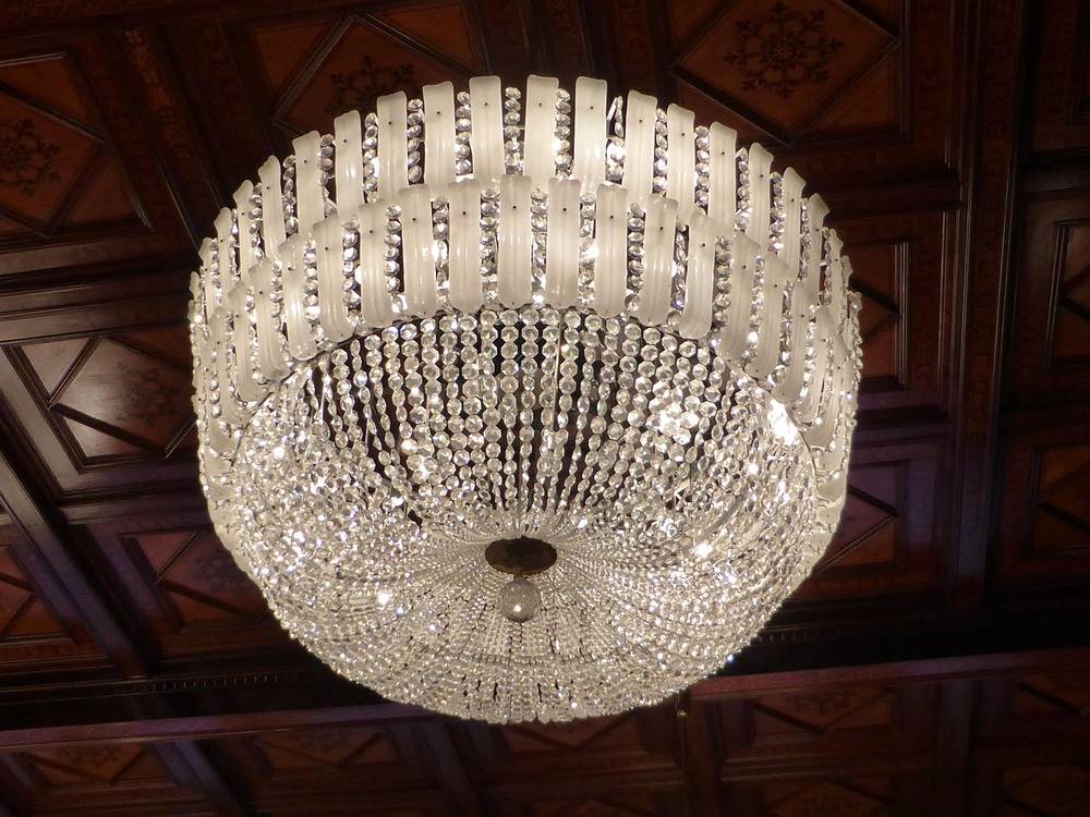 نجفة مودرن LED بتصميم هندسي​