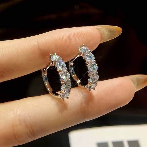 أقراط بريق المويسانتي الفضية 0.1ct