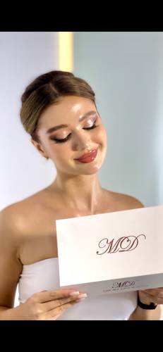 دورة اساسيات الميك اب الجماعية 💖 شامل مجموعة فرش MD + ظل MD + ادوات اخرى هدية من المركز 💖