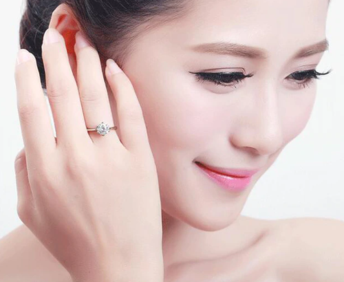 خاتم سوليتير من الفضة الانجليزي المطلي روديوم مع فص زركون نقي لامع 