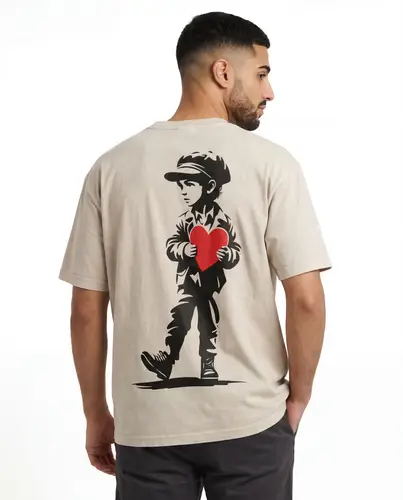 تيشيرت ستريت وير رجالي بتصميم جريء – Heart Boy (ستايل شبابي مميز)