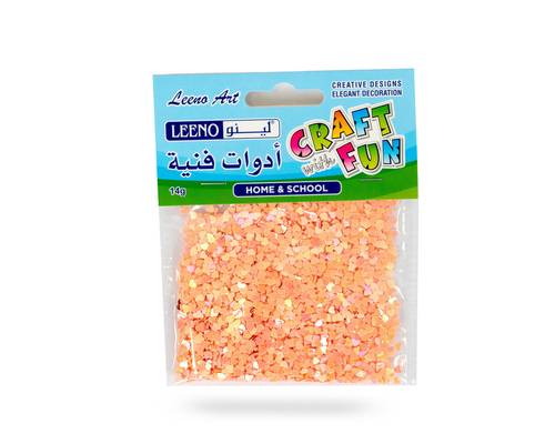 قصاصات ورق ملون بشكل قلوب  