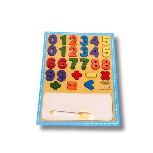 لوحة تعليم الرياضيات الخشبية للأطفال  أرقام انجليزية بارزة علامات حسابية وسبورة مع قلم.