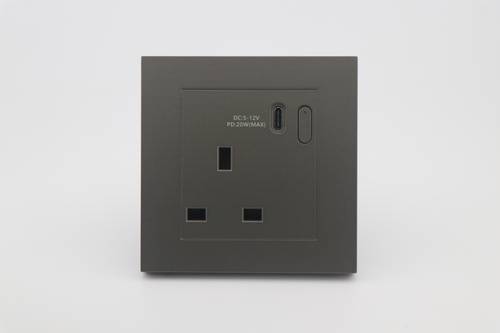 فيش اف سي سمارت ( واي فاي / بلوتوث ) 13A مع USB+TIPE-C رمادي ( PIANO )