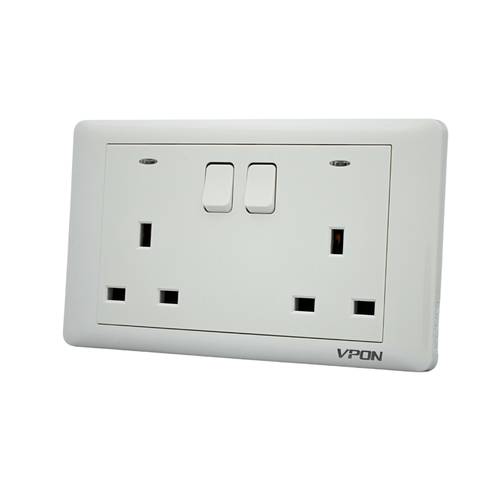 SOCKET 13A WITH KEY + LIGHT ( 7*14 ) VPON MASTER - WHITE