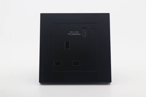 فيش اف سي سمارت ( واي فاي / بلوتوث ) 13A مع USB+TIPE-C اسود ( PIANO )