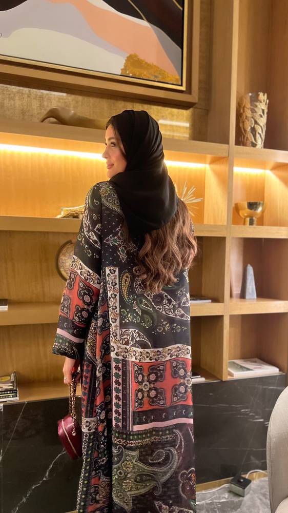 Colored abaya 🖤💕