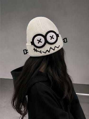 قبعة Monster أبيض