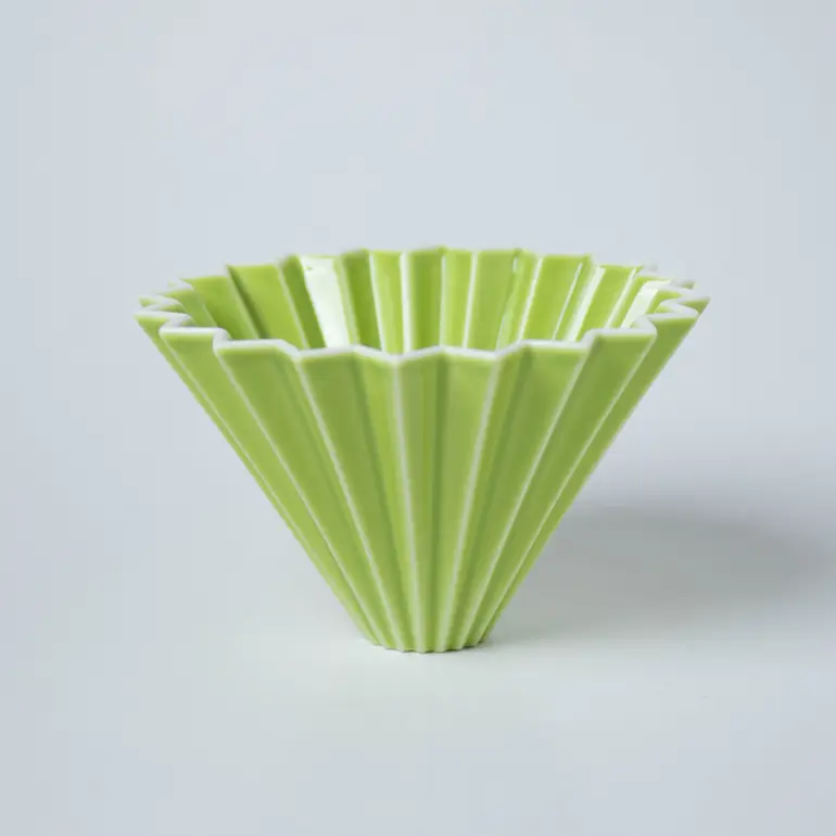 Origami Dripper S 01 with Wood Holder GREEN قمع ترشيح اورقامي أخضر مع قاعدة خشبية
