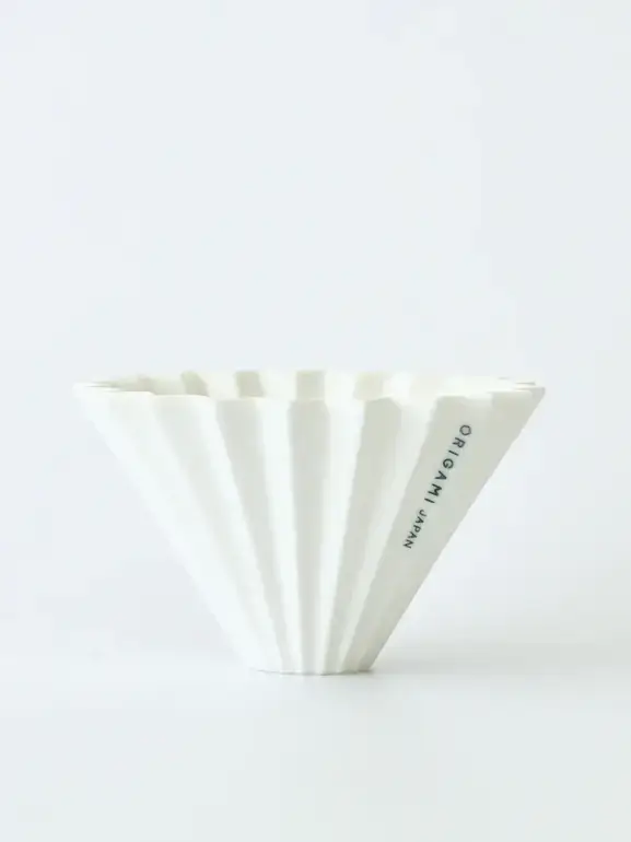 Origami Dripper M 02 white  قمع ترشيح اورقامي أبيض مع قاعدة بلاستيكية