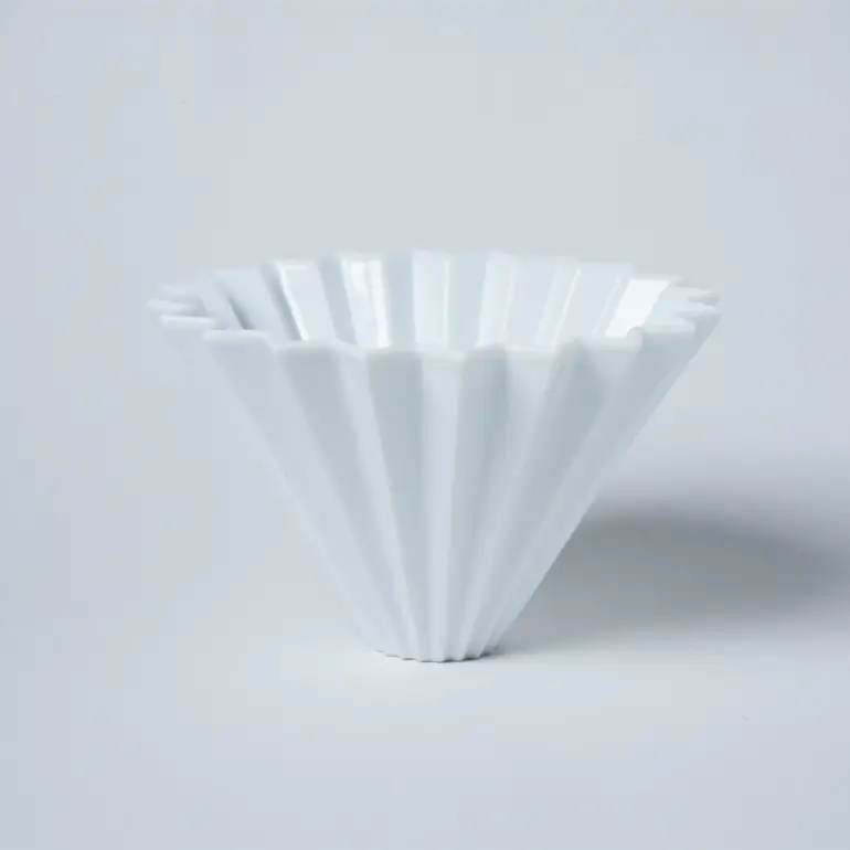 Origami Dripper M 02 with Wood Holder WHITE قمع ترشيح اورقامي أبيض مع قاعدة خشبية