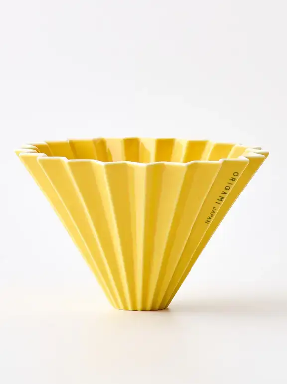 Origami Dripper M 02 Yellow  قمع ترشيح اورقامي أصفر مع قاعدة بلاستيكية