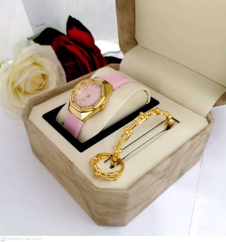 ساعة نسائي جلد  ⌚ تصميم ماركه ادمرس بياجيت ⌚ مميزاه الساعه ضد المويه ضمان سنة  الضمان يشمل المويه والمكينه والبطاريه واي خلل فني  اسواره كارتير تقليد درجة اولى  خاتم كارتير تقليد درجة اولى  *علبة خاصه بالطقم 📦  *كيس
