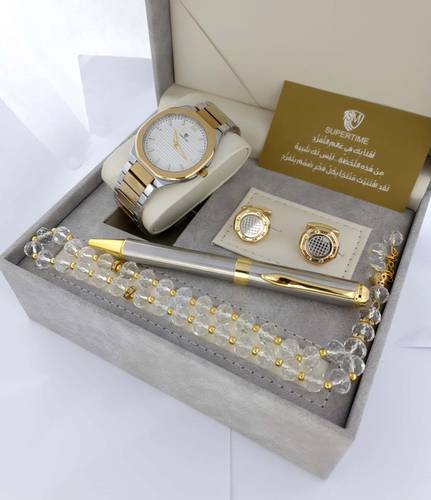 اطقم ساعات  رجالي   باشكال ماركات عالمية    تتكون من :  *ساعة رجالي سوبر تايم   ⌚ للعلم ان الساعة مضمونة سنة مويه ومكينة   بكرت الضمان 💳 *علبة  فخمة 📦 * قلم  💫 *كبك    💫 سبحه *كيس
