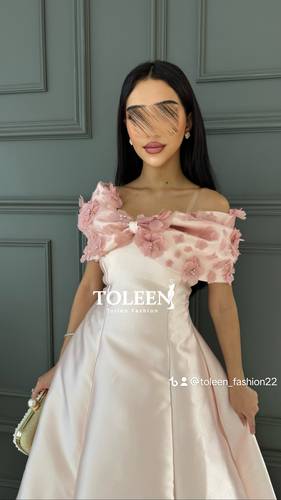 فستان سهرة طويل وردي فاتح كلوش بتصميم اوف شولدر | فستان يارا - (XXL) الصدر:٩٧سم , الخصر:٨٦سم