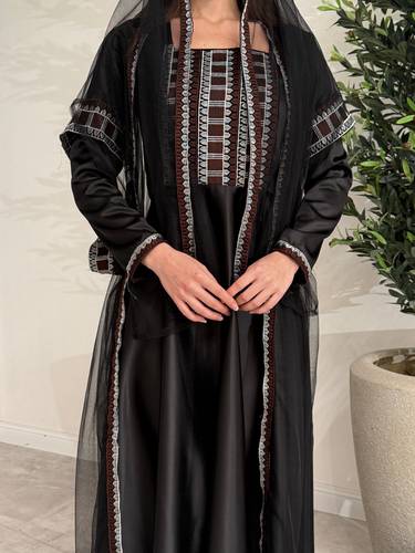 جلابيه تراثيه /اسود - (XXXL) الصدر:١٠٢سم , الخصر:٩١سم