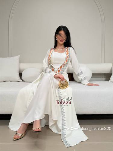 جلابيه فخمه قطعتين - (XXXL) الصدر:١٠٢سم , الخصر:٩١سم