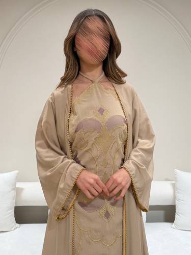 جلابيه قطعتين 2 لون 🤍🧡 - سكري - ‏(XS) الصدر:٧١سم , الخصر:٦٢سم