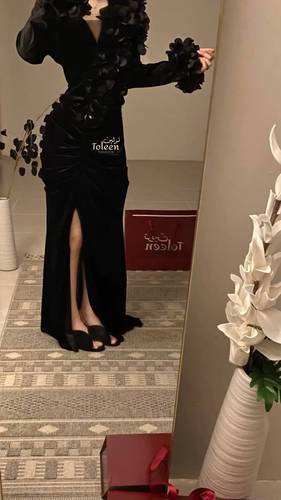 فستان غصون /مخمل - (XXXL) الصدر:١٠٢سم , الخصر:٩١سم