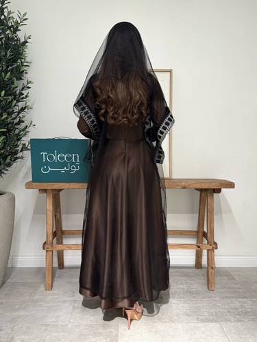 جلابيه  ثراثيه  / بني - (XXXL) الصدر:١٠٢سم , الخصر:٩١سم