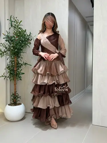 فستان رندي مموج طبقات - (XXXL) الصدر:١٠٢سم , الخصر:٩١سم
