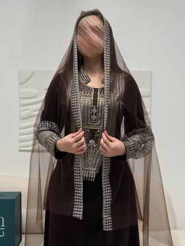 جلابيه مخمل بشال - (XXXL) الصدر:١٠٢سم , الخصر:٩١سم