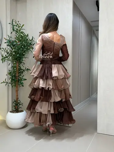 فستان رندي مموج طبقات - (XXXL) الصدر:١٠٢سم , الخصر:٩١سم